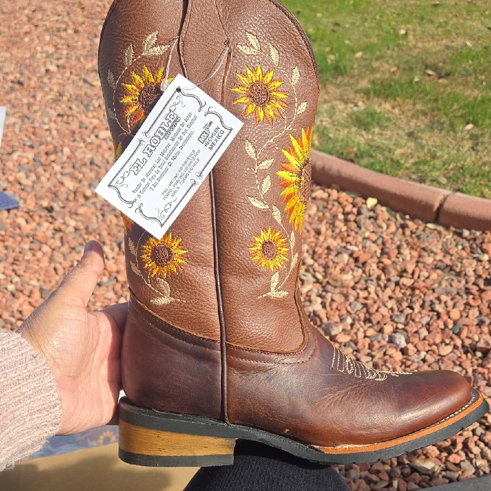 Sunflower Embroidered Brown Women’s Heeled Boots